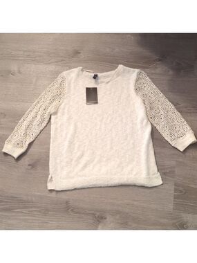 Flame ivory knit sweater size medium